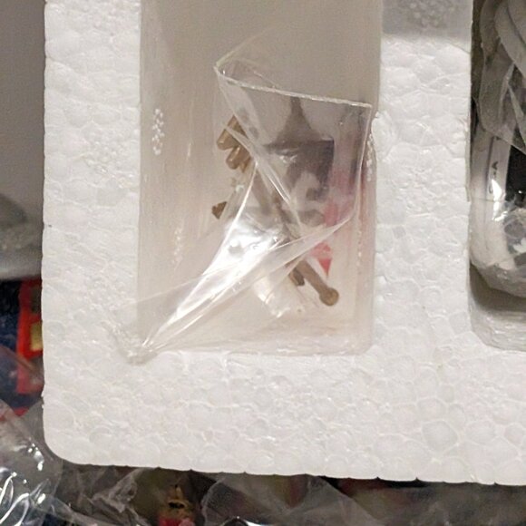 Reindeer Flight School figurine by Department 56 - Picture 4 of 4